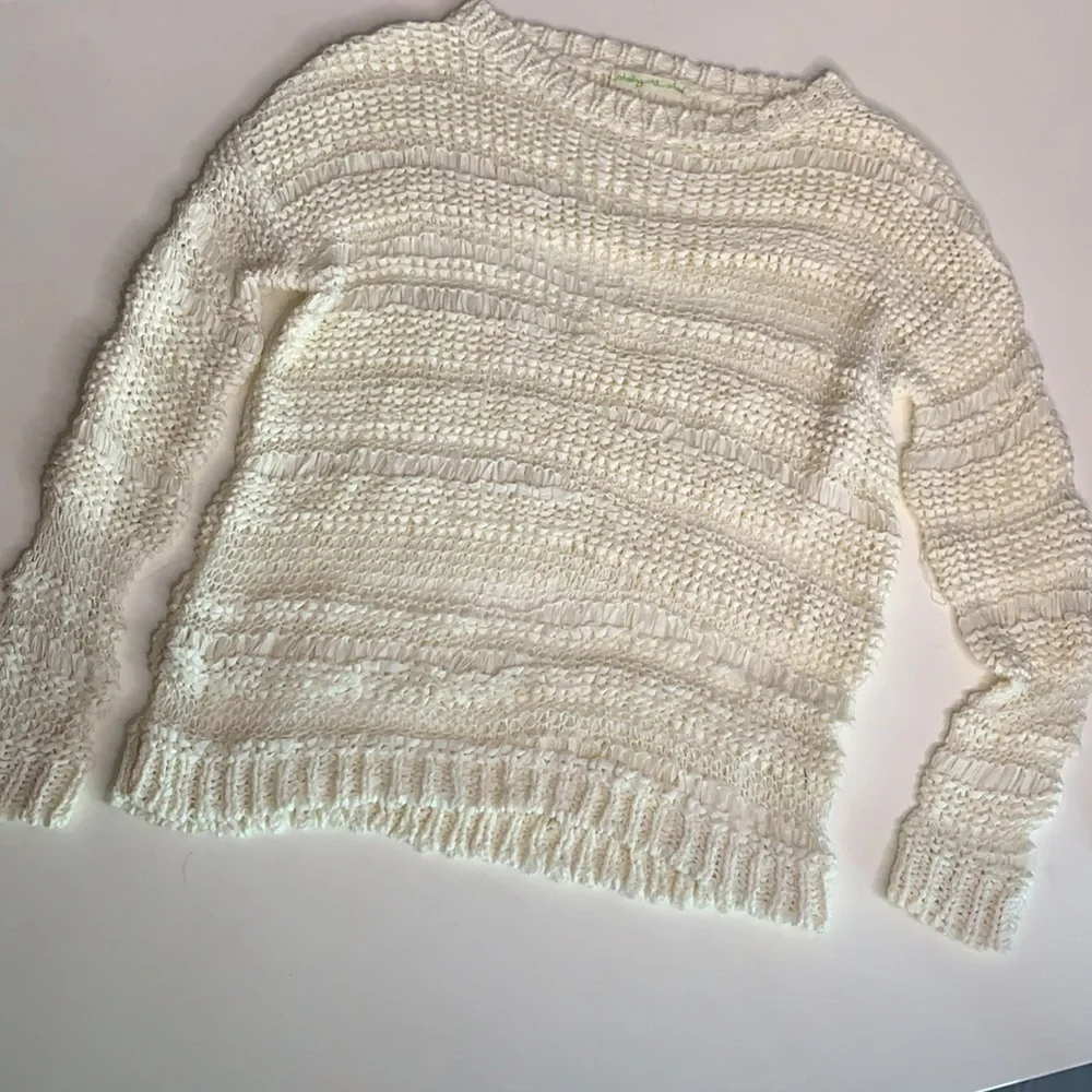 Staring at stars open hole weave pullover bone white top small